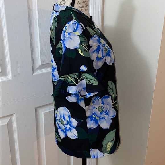 Floral Top - Picture 4 of 8